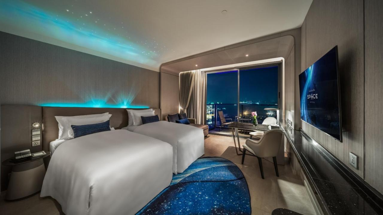 Grande Centre Point Space Pattaya Extérieur photo